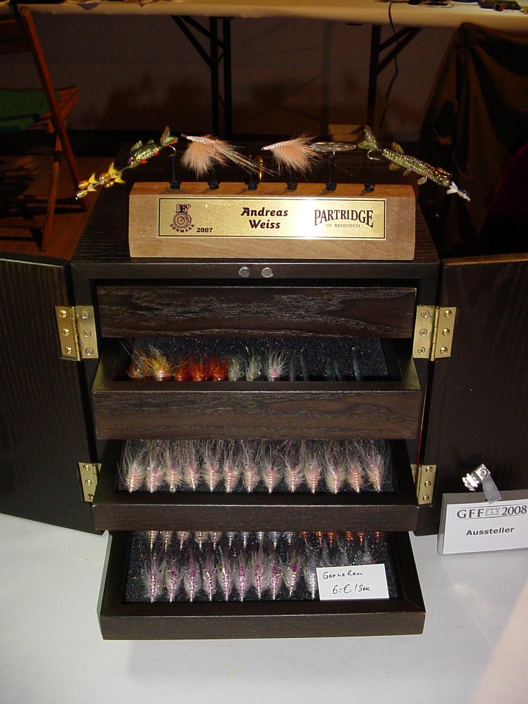 Schnuffige Fliegen vom Andi - binden kann er!